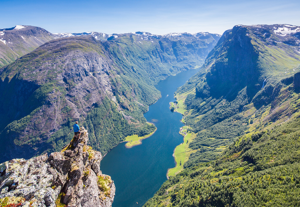 Breiskrednosi, med utsikt mot nærøyfjorden