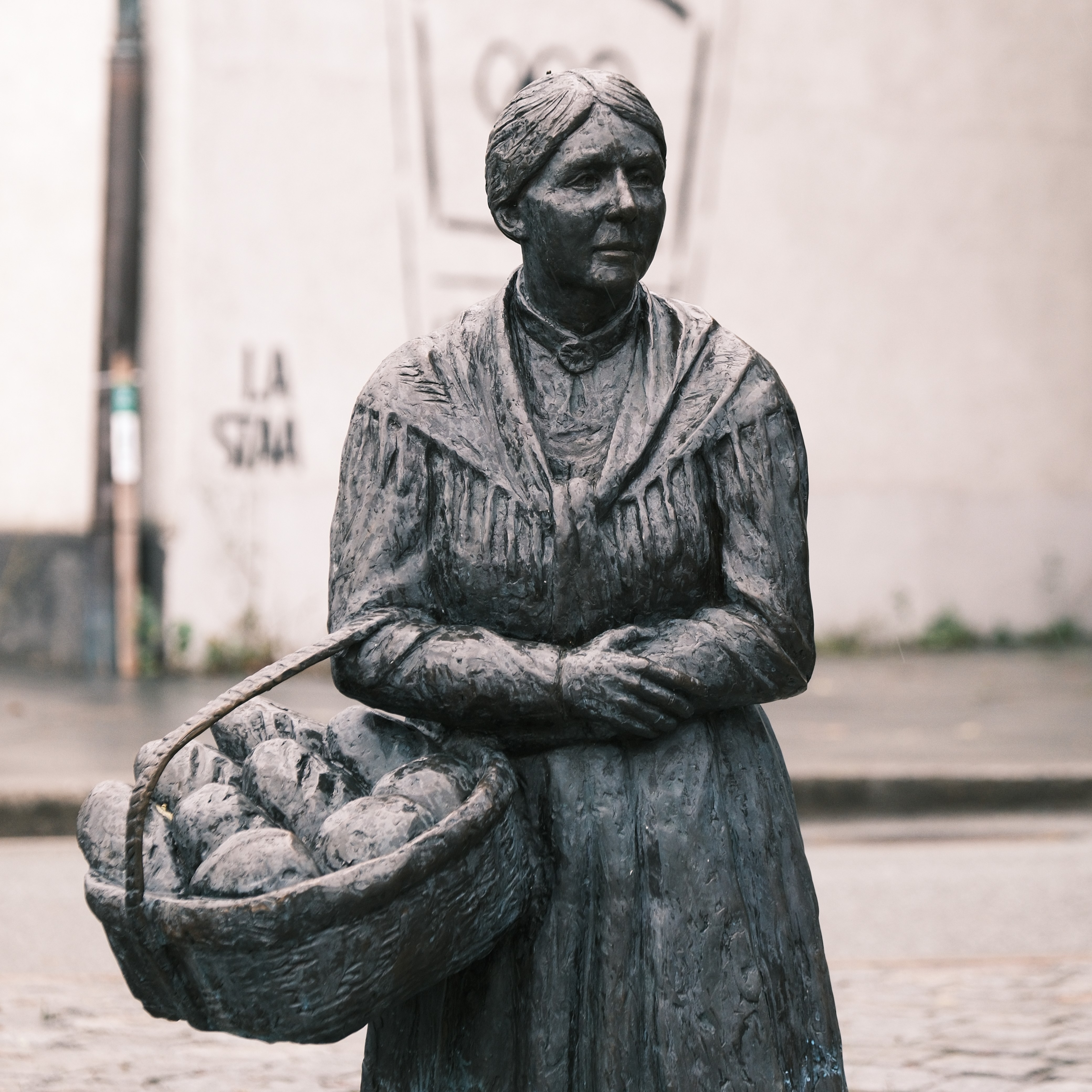 statue på torget i voss sentrum
