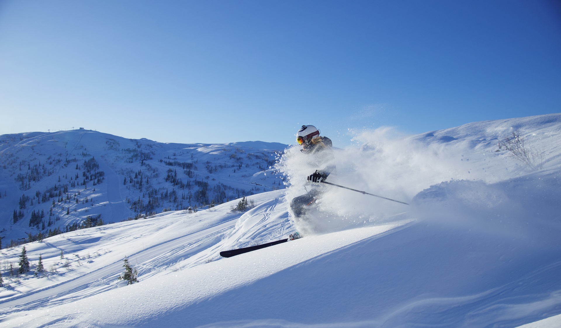 off piste så snøen spruter i voss resort