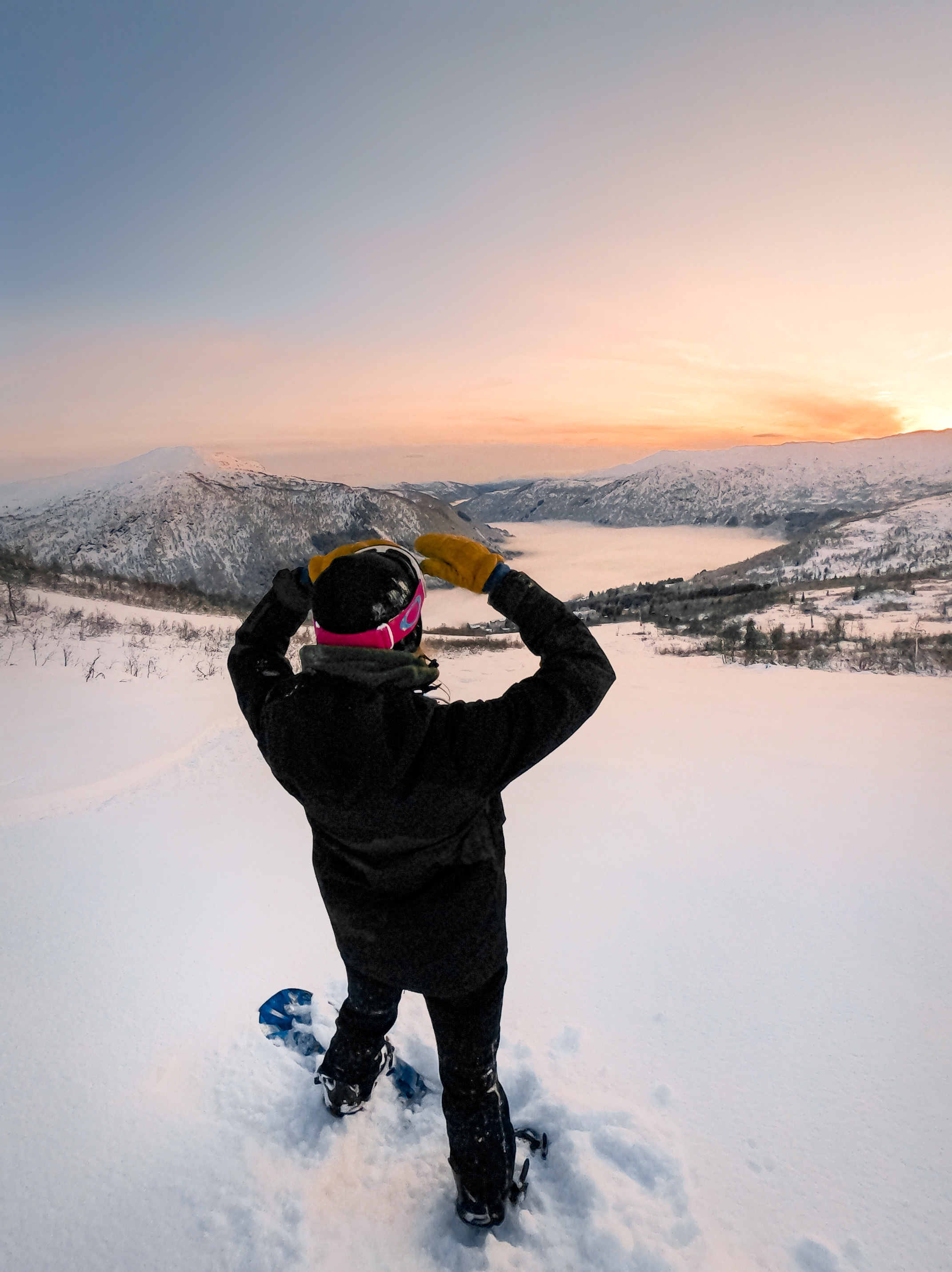 snowboarder i vinterlandskap i myrkdalen