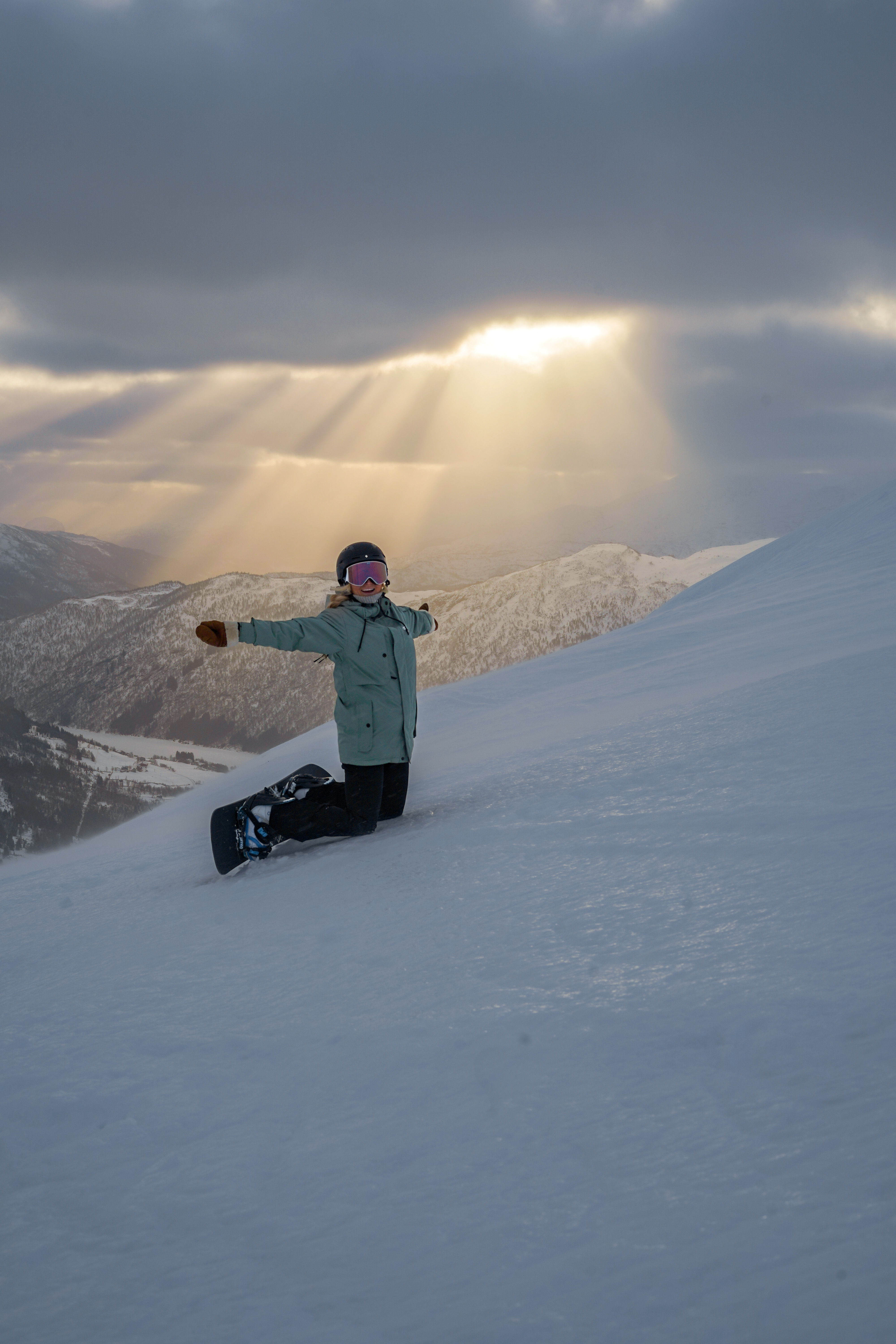 snowboarder i vinterlandskap i myrkdalen