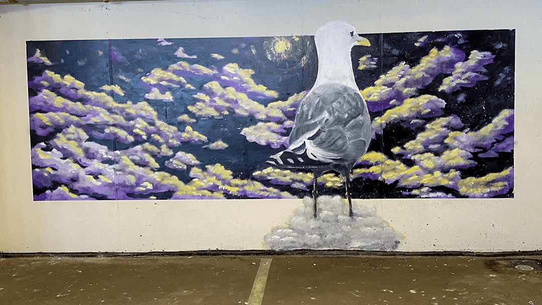 gatekunstverk av fugl og ein nattehimmel