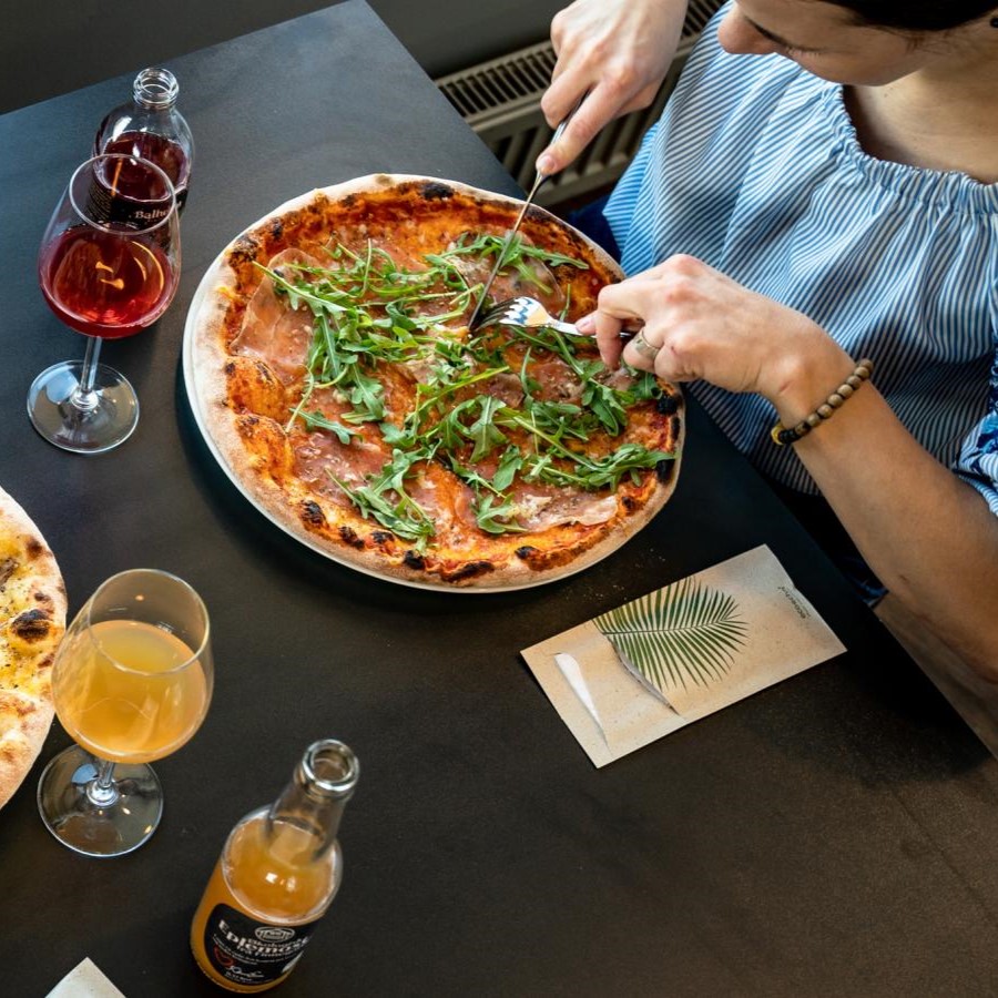 pizza på tunet i myrkdalen